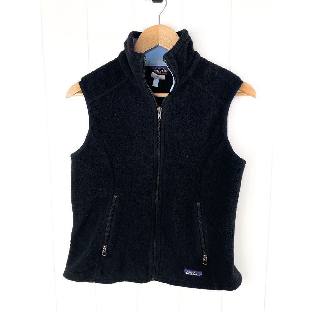 Patagonia Women’s Vintage Synchilla Vest in Black Fleece Outdoor Warm Cozy S